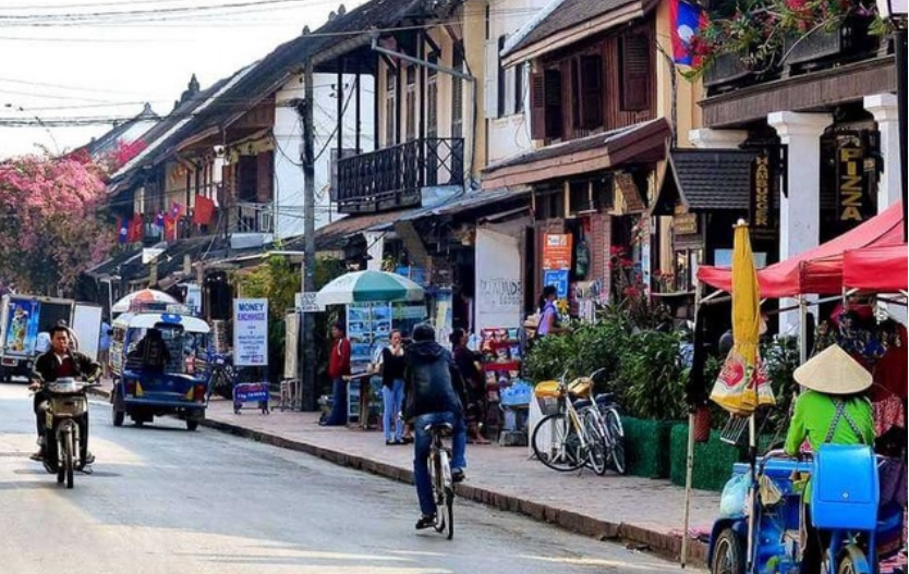 Luang Prabang tightens traffic control in UNESCO heritage zone