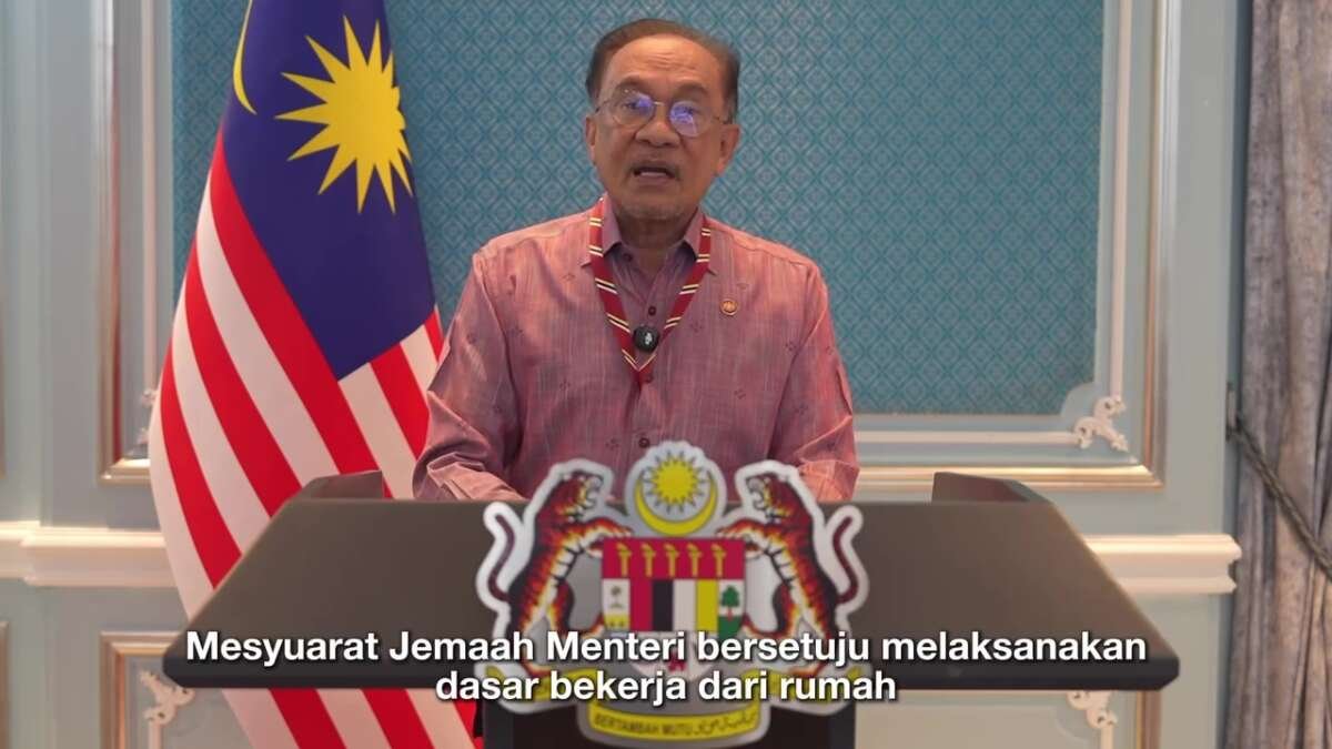 Malaysian Prime Minister Anwar Ibrahim during a special announcement on WFH arrangements. (Instagram / Anwaribrahim_my)