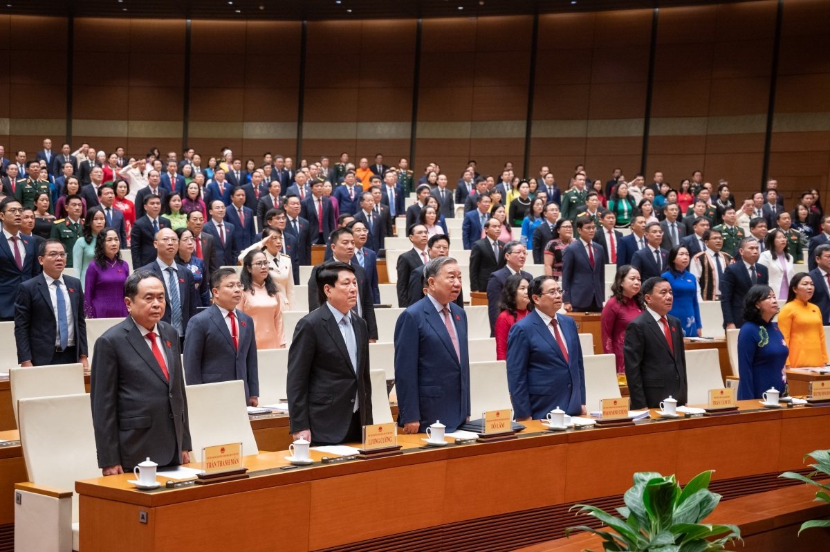 Vietnam’s top leaders and National Assembly deputies attend the opening session of the 16th National Assembly in Hanoi, April 6, 2026. (Voice of Vietnam)
