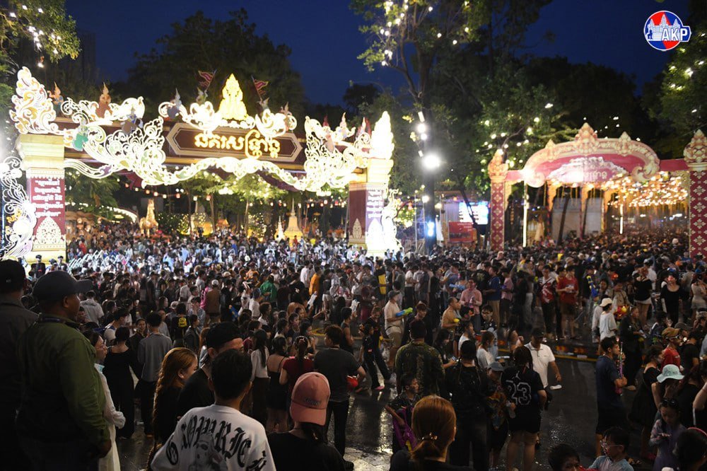 Celebrations of Khmer New Year attracts crowds and reinforcing the capital’s reputation as a leading holiday destination. (AKP)