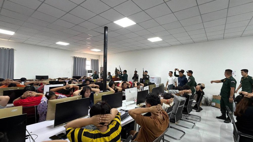 Cambodian authorities conduct nationwide crackdown on online scam networks. (Agence Kampuchea Presse)