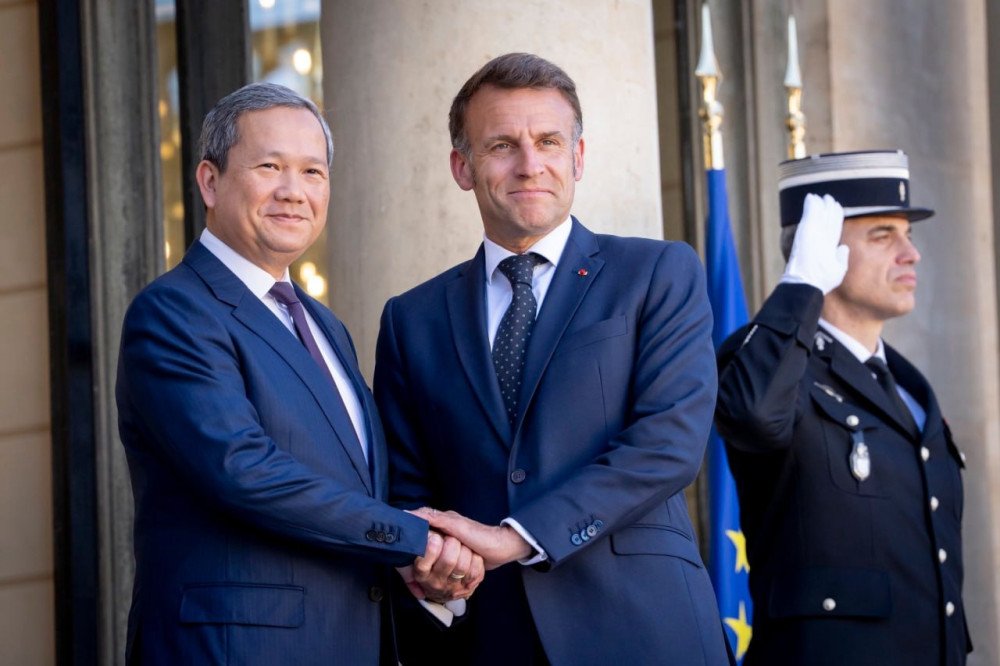 Cambodia head of state Hun Manet meets French president Emmanuel Macron on April 8, 2026. (Agence Kampuchea Press)