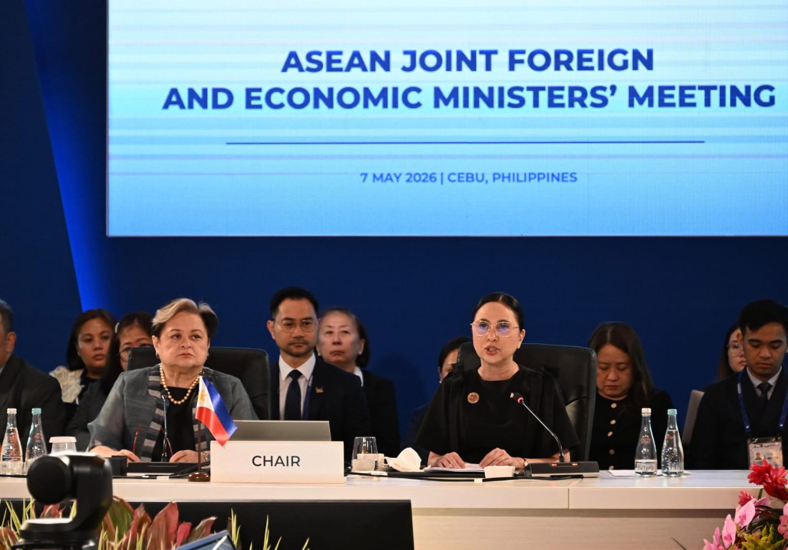 Ma. Theresa P. Lazaro and Cristina Aldeguer-Roque deliver opening remarks at the ASEAN Foreign and Economic Ministers' joint meeting on May 7. (ASEAN Secretariat)