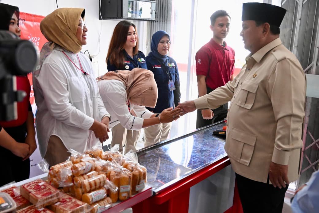 President Prabowo Subianto inaugurates 1,061 Merah Putih cooperatives in East and Central Java, strengthening grassroots economic development. (BPMI Setpres/Cahyo) 
