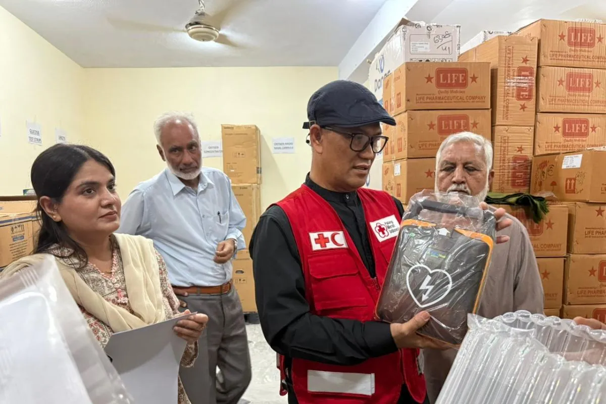 Arifin Muh Hadi, Chief of PMI Headquarters, oversees preparations of medical assistance set to be delivered to Iran. (ANTARA/HO-PMI)