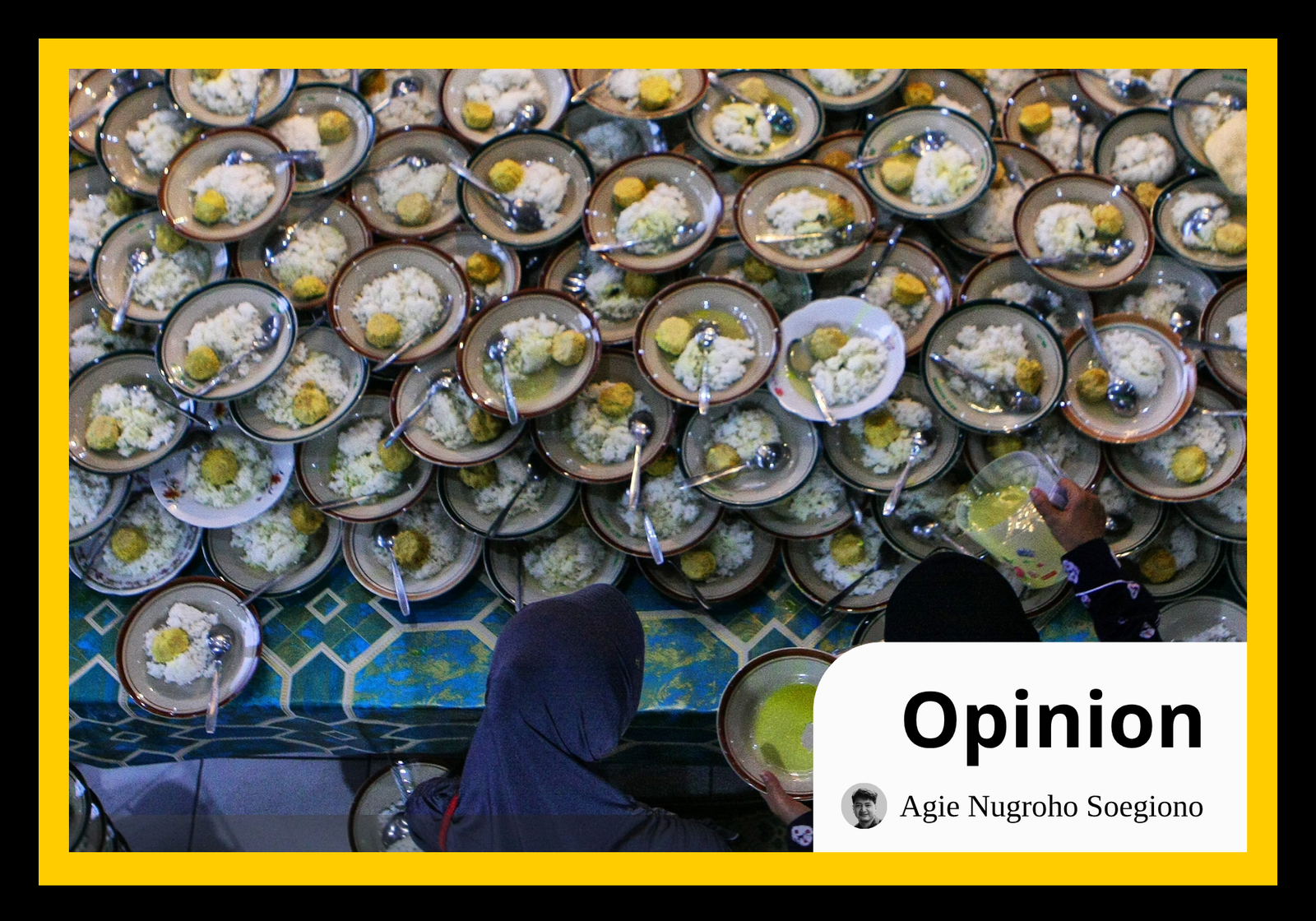 Masjid Jogokariyan staff in Yogyakarta, Indonesia, prepares around 2,500 plates of iftar dishes. (Gudeg.net)