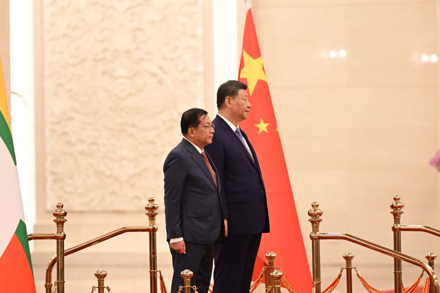 At the invitation of Chinese President Xi Jinping, Myanmar’s President, on a state visit to China, met with Xi at the Great Hall of the People in Beijing this morning. (Myanmar Ministry of Information)