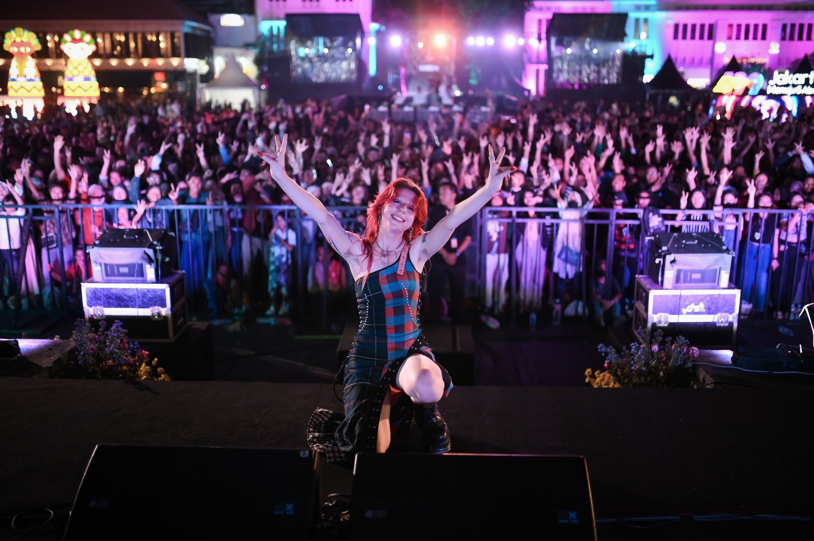 French-American singer Violet Indigo during first appearance in Indonesia through Fête de la Musique 2026. (Institut français d’Indonésie)