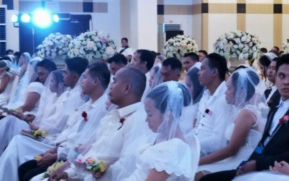 Filipinos couples exchange vows during Pag-IBIG Fund's "I Do I Do Araw ng Pag-IBIG" mass wedding in Davao City on February 1, 2020. (PNA/Digna Banzon)