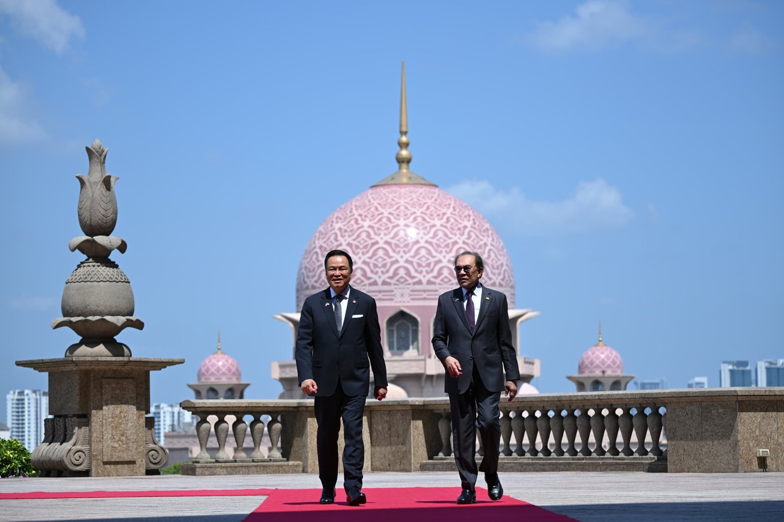 On July 9, 2026, Thai Prime Minister Anutin Charnvirakul was accorded an official welcome ceremony at Perdana Putra. (Jabatan Penerangan Malaysia)