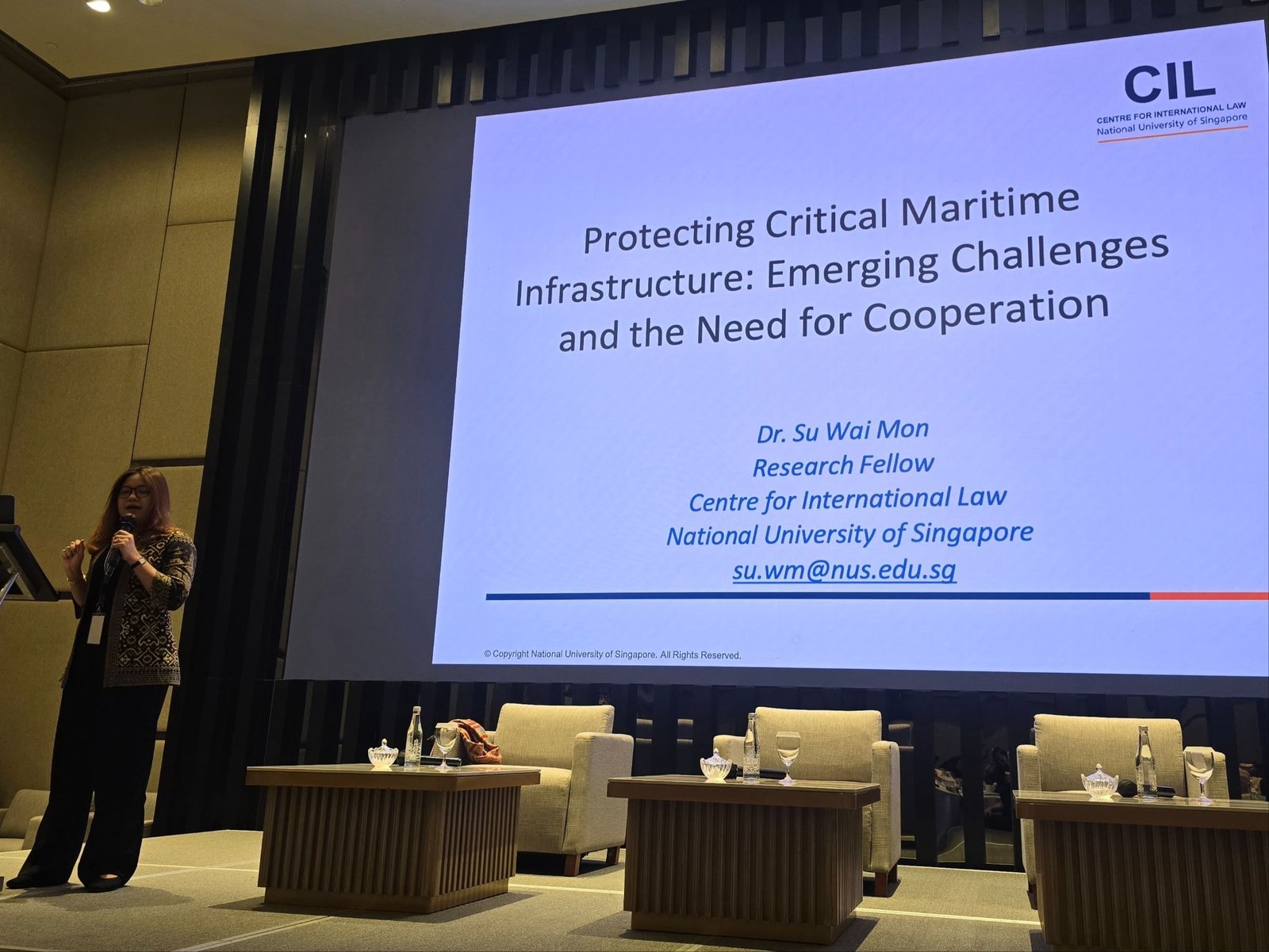 Su Wai Mon of the National University of Singapore presents her research titled “Protecting Critical Maritime Infrastructure: Emerging Challenges and the Need for Cooperation” on July 14 in Jakarta. (SEA Daily/Elisabeth Xaviera)