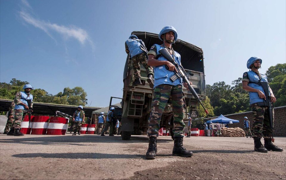Malaysian Armed Forces conduct peacekeeping operations during a field deployment exercise as part of readiness training. (Wikimedia/Staff Sgt. Christopher Hubenthal)