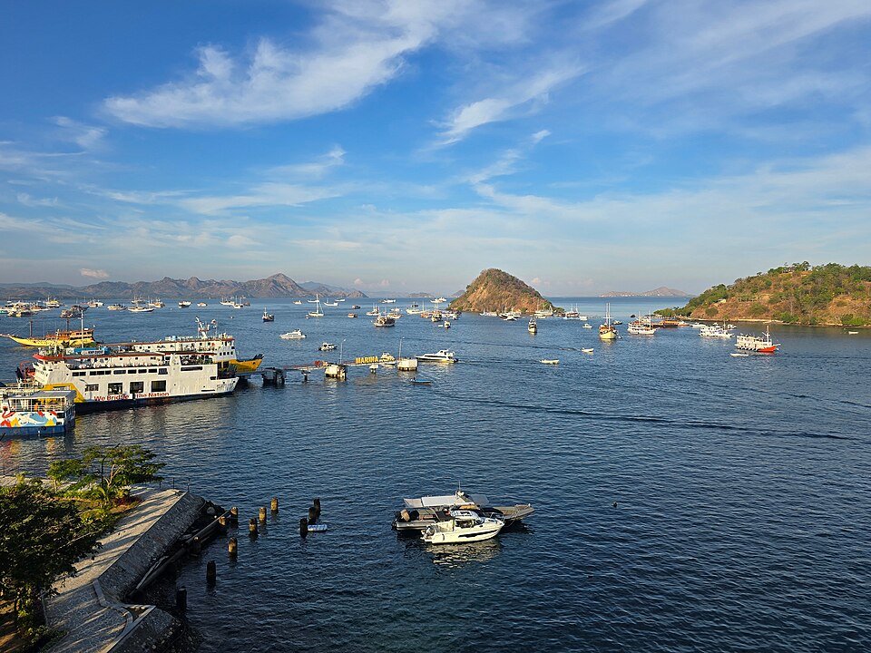 Aerial shot of Labuan Bajo. (Wikimedia)