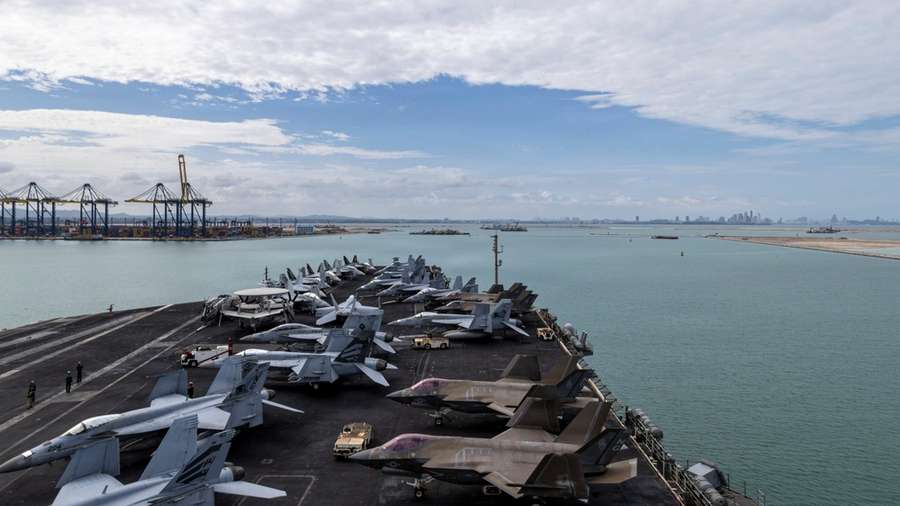 USS Abraham Lincoln aircraft carrier arrived in Thailand on September 2. (DVIDS/Seaman Gage Thomas)