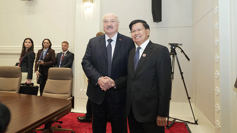 Lao President Thongloun Sisoulith meets Belarusian President Alexander Lukashenko in Kyrgyzstan, on September 1 on the sidelines of the SCO Plus Summit. (Lao Ministry of Foreign Affairs)