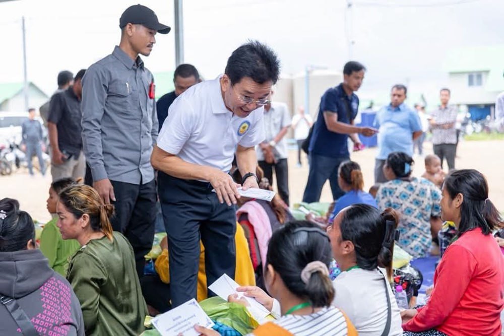Distribution of humanitarian aid to more than 3,000 families in Banteay Meanchey province on September 10, 2026. (Agence Kampuchea Presse)