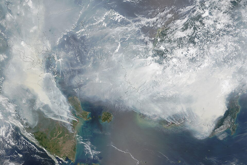 Satellite imagery showing transboundary haze across Southeast Asia. (Wikimedia/Adam Voiland)