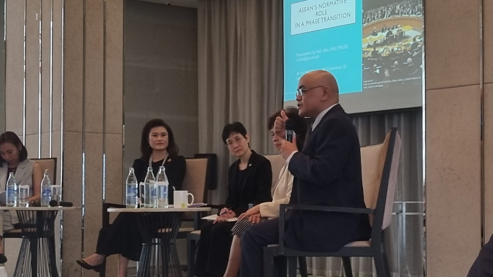 Session two, “The State of International Trade & Multipolarity,” of “Symposium on ASEAN and Geoeconomics: Energy, Security, and Trade” in Bangkok, on September 25. (SEA Daily/Puttipat Sawatdee)